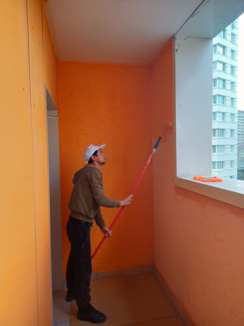 Начались работы по покраске переходных балконов в многоквартирном доме, расположенном по адресу: г. Видное, Битцевский проезд, д.9.